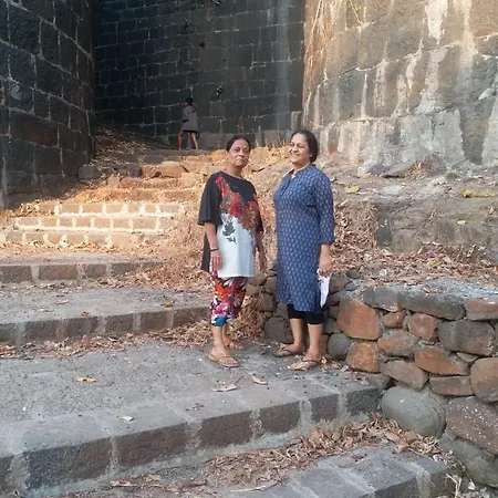 Inn Pinacle Ānjarle