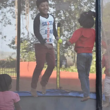 Pinacle Fogadó Ānjarle