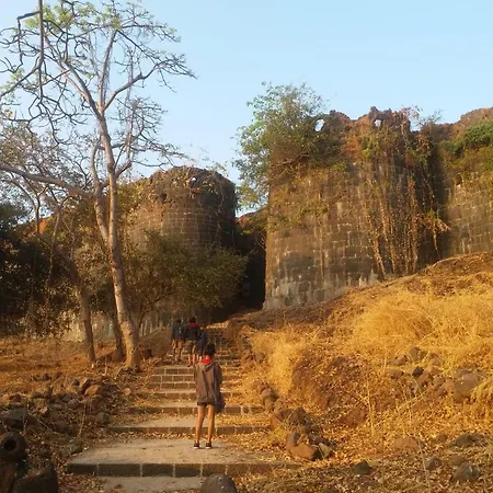 Fogadó Pinacle Ānjarle